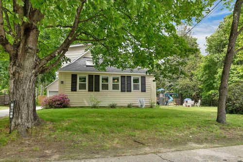 15 Snow St, Concord, NH, 03303-1916 | Card Image