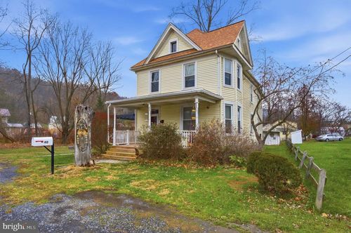 40 Mable Ln, BERKELEY SPRINGS, WV, 25411-1058 | Card Image