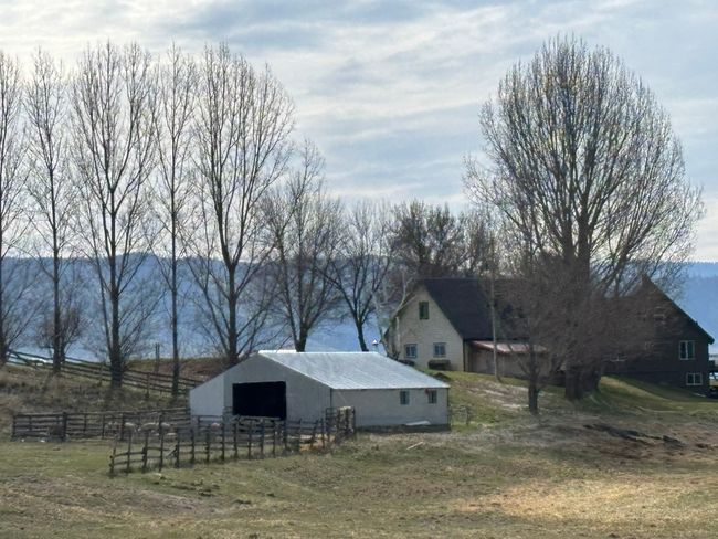 View of pole building with fence | Image 15