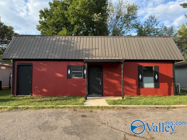 Chalet Cir, Huntsville, AL 35810