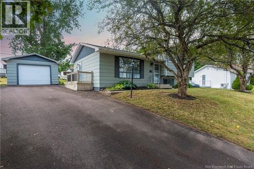 102 Notingham Dr, Moncton, NB, E1A5K1 | Card Image