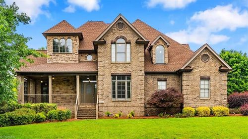 7547 Barbera Dr, Kernersville, NC, 27284-6701 | Card Image