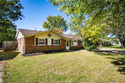 2361 Greentree Drive N, Home with 3 bedrooms, 1 bathrooms and null parking in Clarksville IN | Image 3