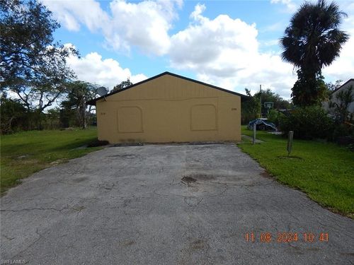 210 Charlotte Ave, FORT MYERS, FL, 33916-3607 | Card Image