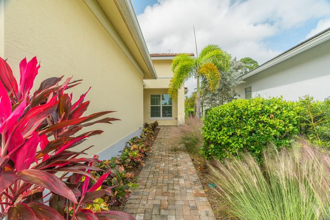 139 Se Via Bisento, House other with 3 bedrooms, 2 bathrooms and null parking in Port St. Lucie FL | Image 7