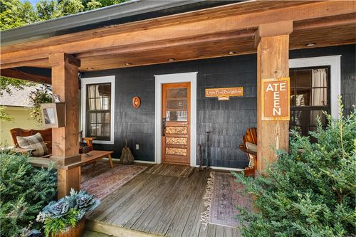 18 Pine St, Eureka Springs, AR, 72632-3316 | Card Image