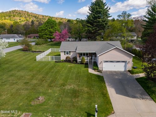 1 Shallow Creek Rd, Queensbury, NY, 12804-1040 | Card Image