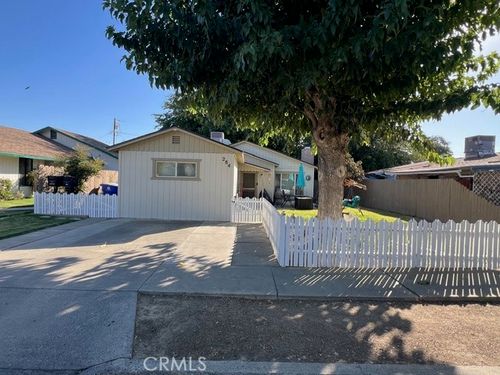 284 Buchanan St, Coalinga, CA, 93210-1511 | Card Image