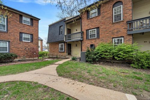 92 Conway Cove Dr, Chesterfield, MO, 63017-2071 | Card Image