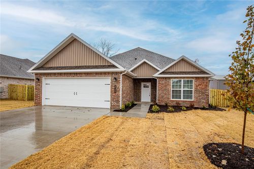 1824 Seay Cir, Pea Ridge, AR, 72751-7004 | Card Image