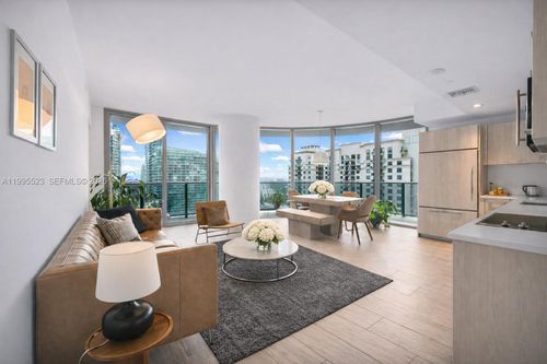 2906-45 Sw 9th St, Miami, FL, 33130-3981 | Card Image