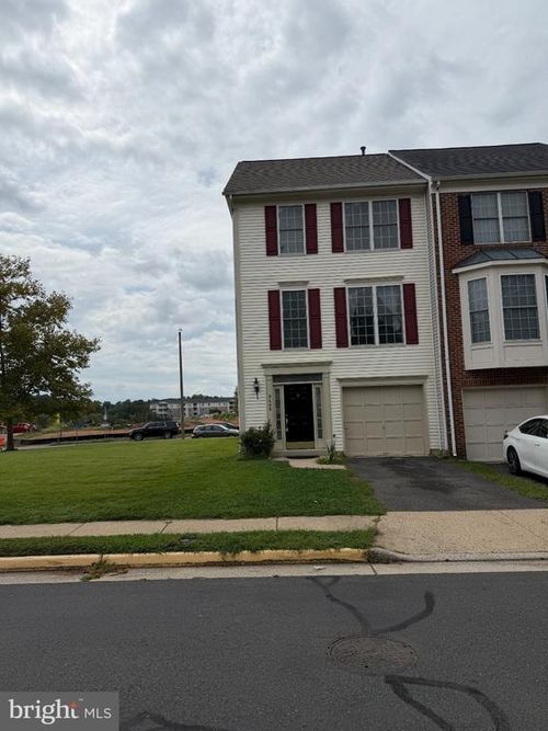 9400 Silver Meteor Ct, MANASSAS PARK, VA, 20111-3000 | Card Image