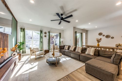 1116 Muncie Ave, Dallas, TX, 75212-5328 | Card Image