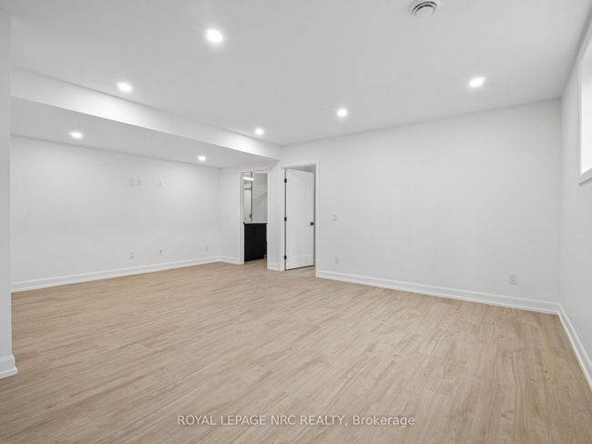 200 Klager Ave, House attached with 3 bedrooms, 4 bathrooms and 1 parking in Fonthill ON | Image 34
