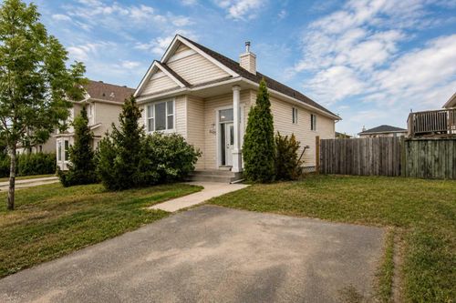 8005 Westpointe Dr, Grande Prairie, AB, T8W2T9 | Card Image