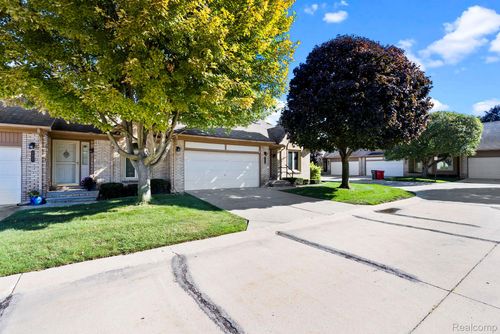 35949 Fierimonte Dr, Clinton Township, MI, 48035-2122 | Card Image