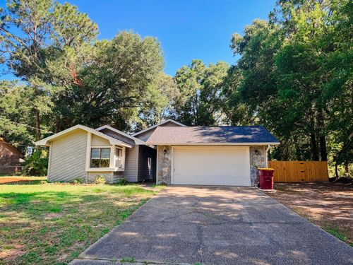 102 Springwood Cir, Crestview, FL, 32536-9564 | Card Image