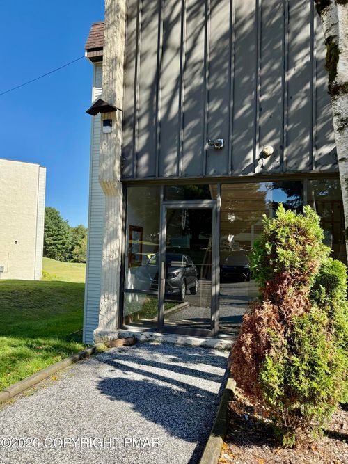 apt-301-139 Foxfire Dr, Mount Pocono, PA, 18344-1694 | Card Image