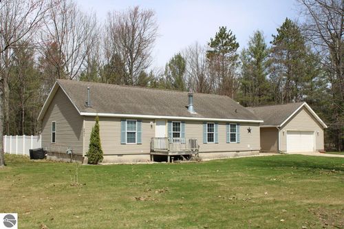 2071 Driftwood Ln Ne, Kalkaska, MI, 49646-7968 | Card Image
