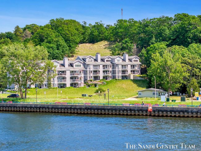 UNIT-21 - 810 S Harbor Dr, Condo with 3 bedrooms, 3 bathrooms and null parking in Grand Haven MI | Image 50