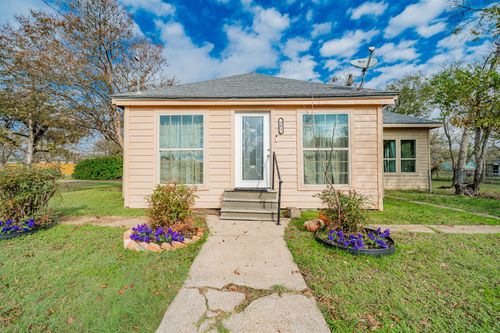 301 E 2nd North St, Kaufman, TX, 75142-1445 | Card Image