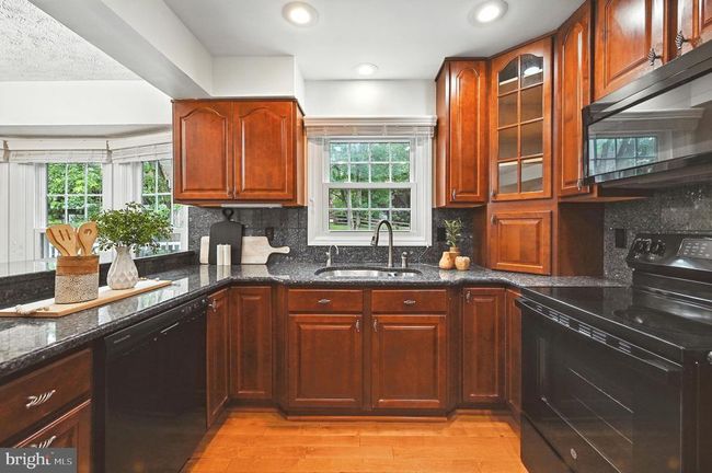 2240 Halter Ln, House other with 4 bedrooms, 3 bathrooms and null parking in RESTON VA | Image 4
