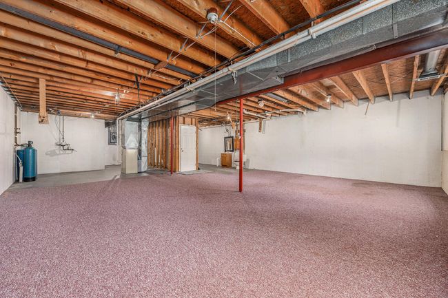 1077 Wedgewood Dr, Condo with 2 bedrooms, 3 bathrooms and null parking in Plainwell MI | Image 14