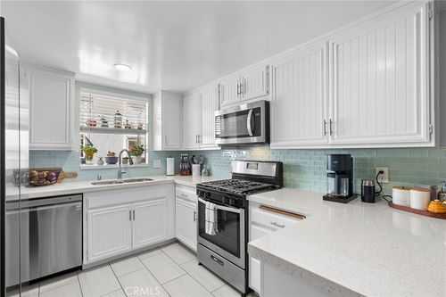 419-26926 Flo Ln, Canyon Country, CA, 91351-5519 | Card Image