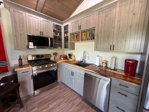 10-520 E Pennsylvania Ave, Anaconda, MT, 59711 | Card Image