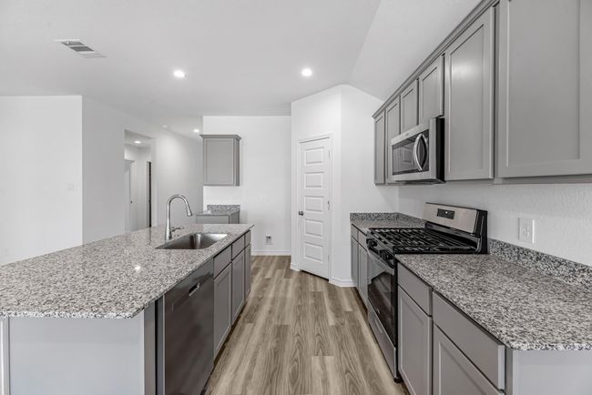 5660 Woodduck, House other with 4 bedrooms, 3 bathrooms and 2 parking in Orange TX | Image 5