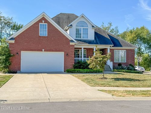 805 Abingdon Ln, Shelbyville, KY, 40065-6310 | Card Image
