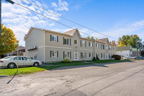 477 Clarence St, North Dundas, ON, K0C2K0 | Card Image