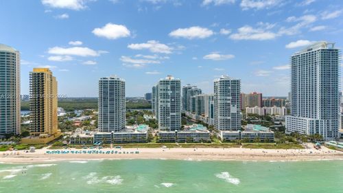 922-16445 Collins Ave, Sunny Isles Beach, FL, 33160-4561 | Card Image