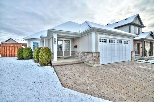 171 Classic Ave, Welland, ON, L3B0A3 | Card Image