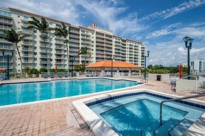 723 - 3020 Ne 32 Ave, Condo with 1 bedrooms, 1 bathrooms and null parking in Fort Lauderdale FL | Image 2