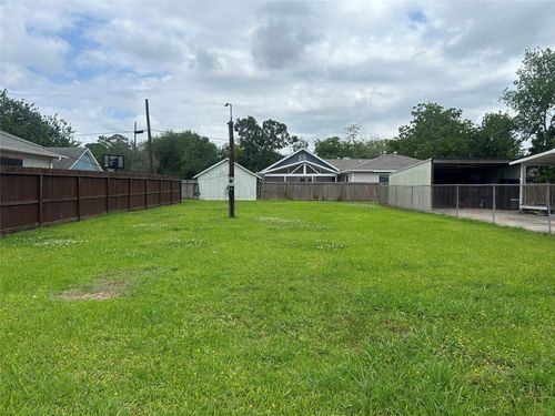 1400 Martin Luther King St, Baytown, TX, 77520-6819 | Card Image