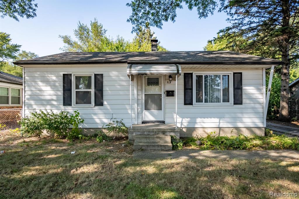 13 Mile Rd, Royal Oak, MI 48073