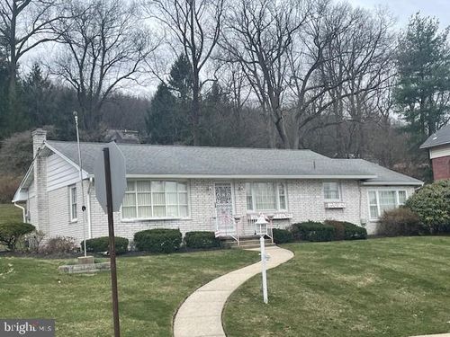 2146 Fairview Ave, READING, PA, 19606-1810 | Card Image