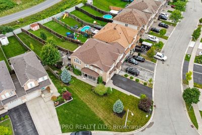 78 Cedarville Dr, Home with 3 bedrooms, 3 bathrooms and 5 parking in Stoney Creek ON | Image 3