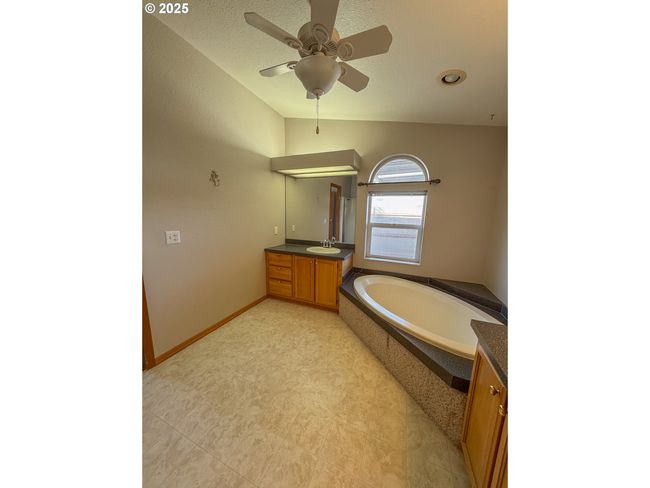UNIT-13 - 3355 N Delta Hwy, House other with 3 bedrooms, 2 bathrooms and null parking in Eugene OR | Image 29