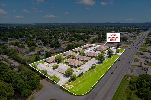 d104-3291 S Thompson St, Springdale, AR, 72764-7357 | Card Image