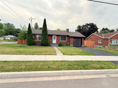 266 5th Ave, Woodstock, ON, N4S2G1 | Card Image