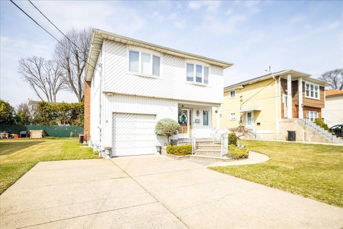 192 Doris Ave, Franklin Square, NY, 11010-1443 | Card Image