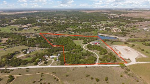 420 Overlook Dr, Cleburne, TX, 76033-8277 | Card Image