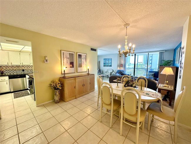 412 - 3475 N Country Club Dr, Condo with 1 bedrooms, 2 bathrooms and null parking in Aventura FL | Image 4