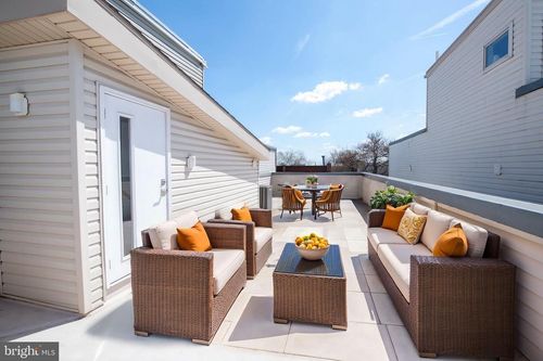 2-908 N 16th St, PHILADELPHIA, PA, 19130-1603 | Card Image