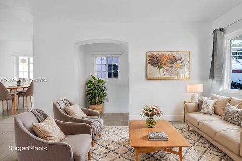 5-1195 Marseille Dr, Miami Beach, FL, 33141-2832 | Card Image