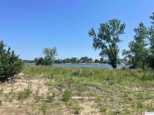 5613 N 284th Cir, Valley, NE, 68064-4440 | Card Image