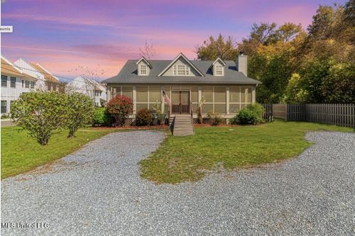 114 Menge Ave, Pass Christian, MS, 39571-4712 | Card Image