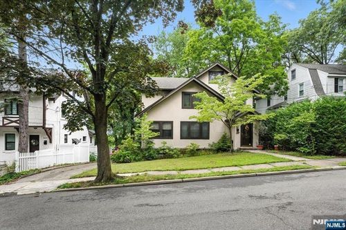 435 Park Ave, Leonia, NJ, 07605-1219 | Card Image